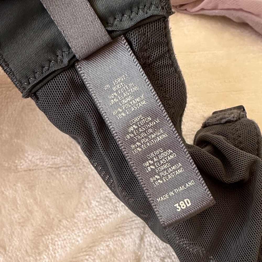 Skims Lightly Lined Underwire Bra - Picture 10 of 10